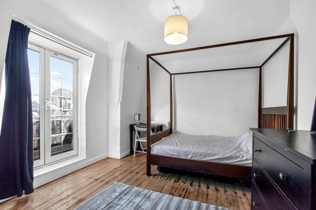 4 Bed Flat, Harmood House, NW1 photo 3