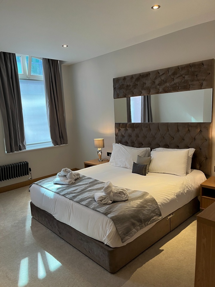 1 Bed Flat, Butts Court, LS1 photo 3