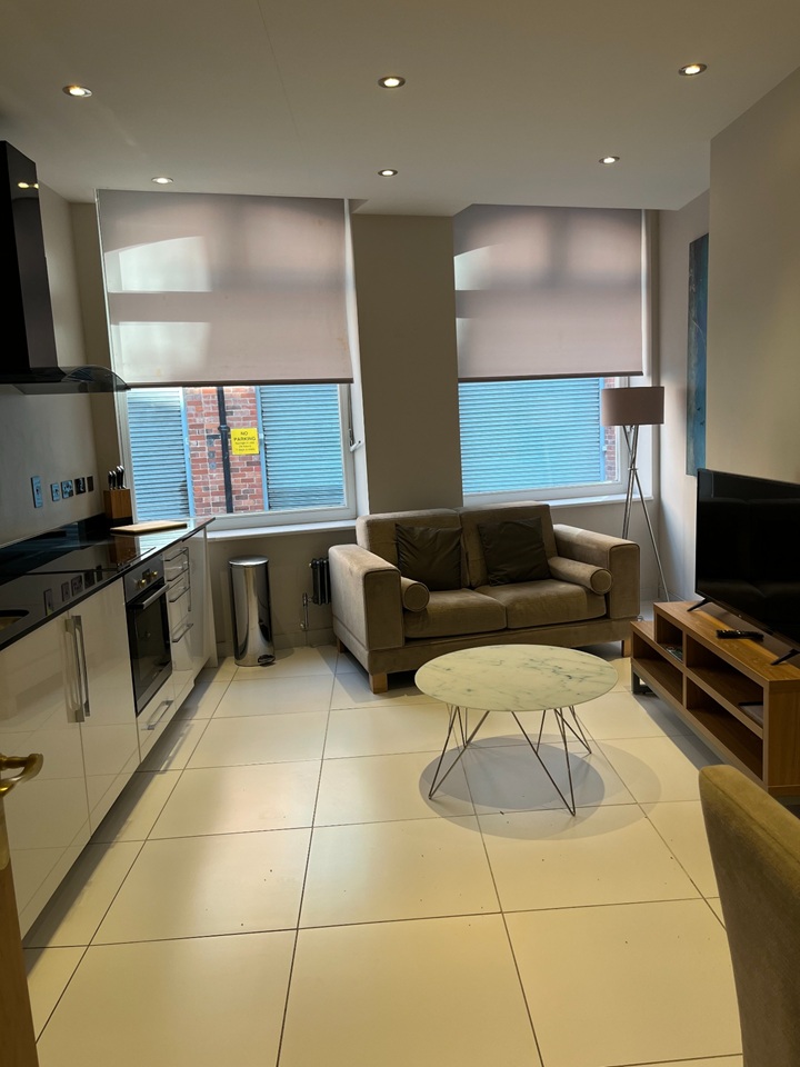 1 Bed Flat, Butts Court, LS1 photo 5