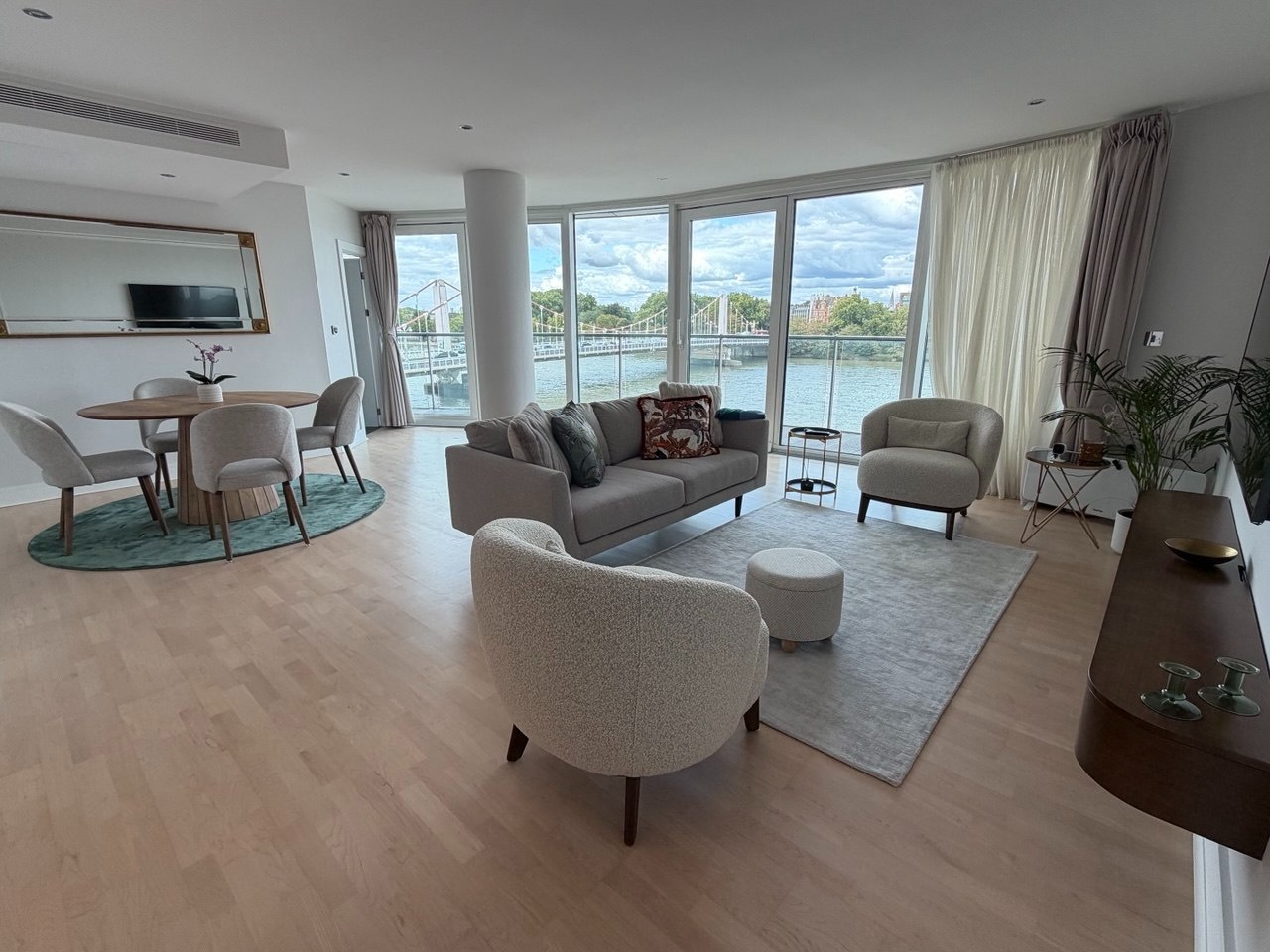 2 Bed Flat, Howard Building, SW11