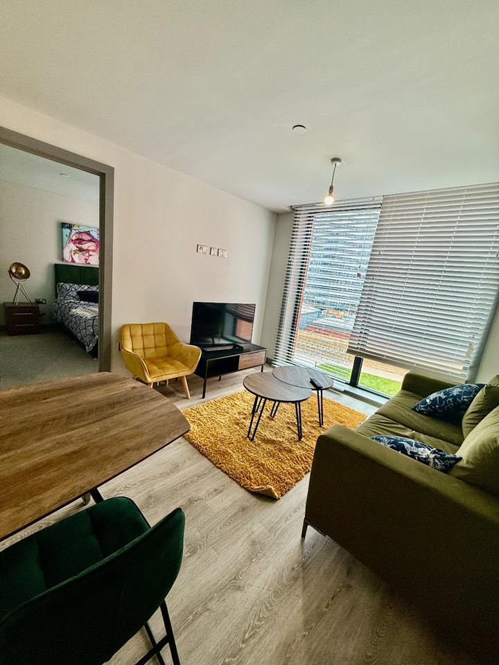 Room in a Shared Flat, J Q Rise, B1 photo 4