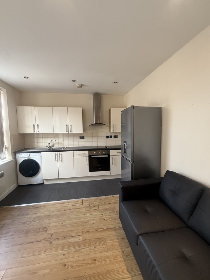Studio Flat, Fosse Road North, LE3 photo 4