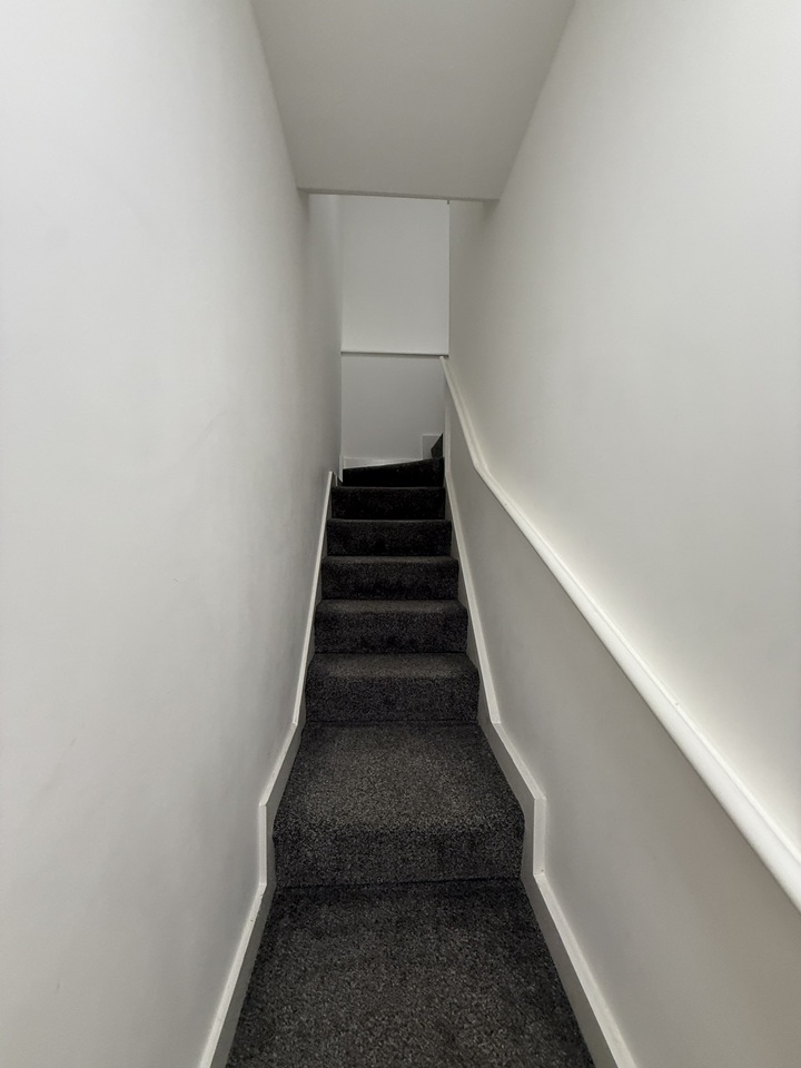 2 Bed Flat, Winchester Avenue, LE3 photo 4