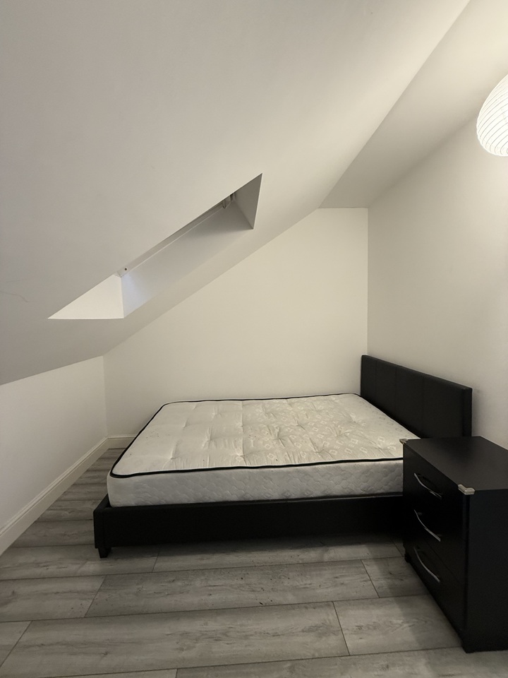 2 Bed Flat, Winchester Avenue, LE3 photo 5