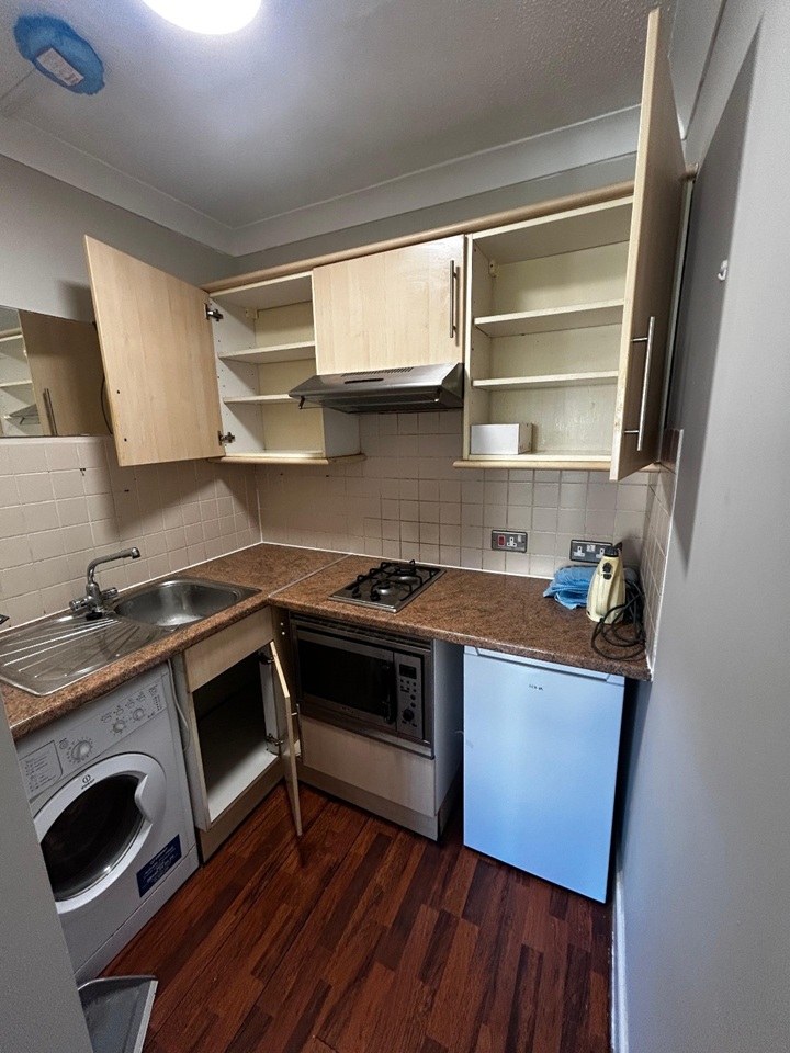 Studio Flat, Reading, RG1 photo 5