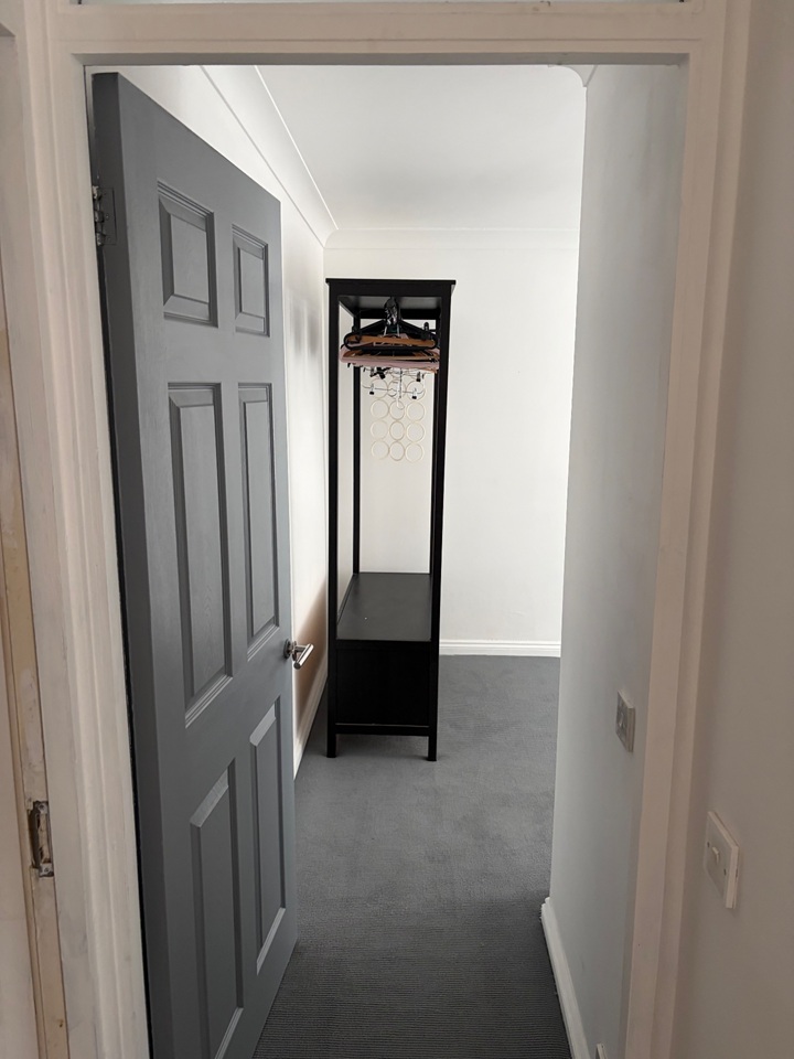1 Bed Flat, Skelton Close, E8 photo 5