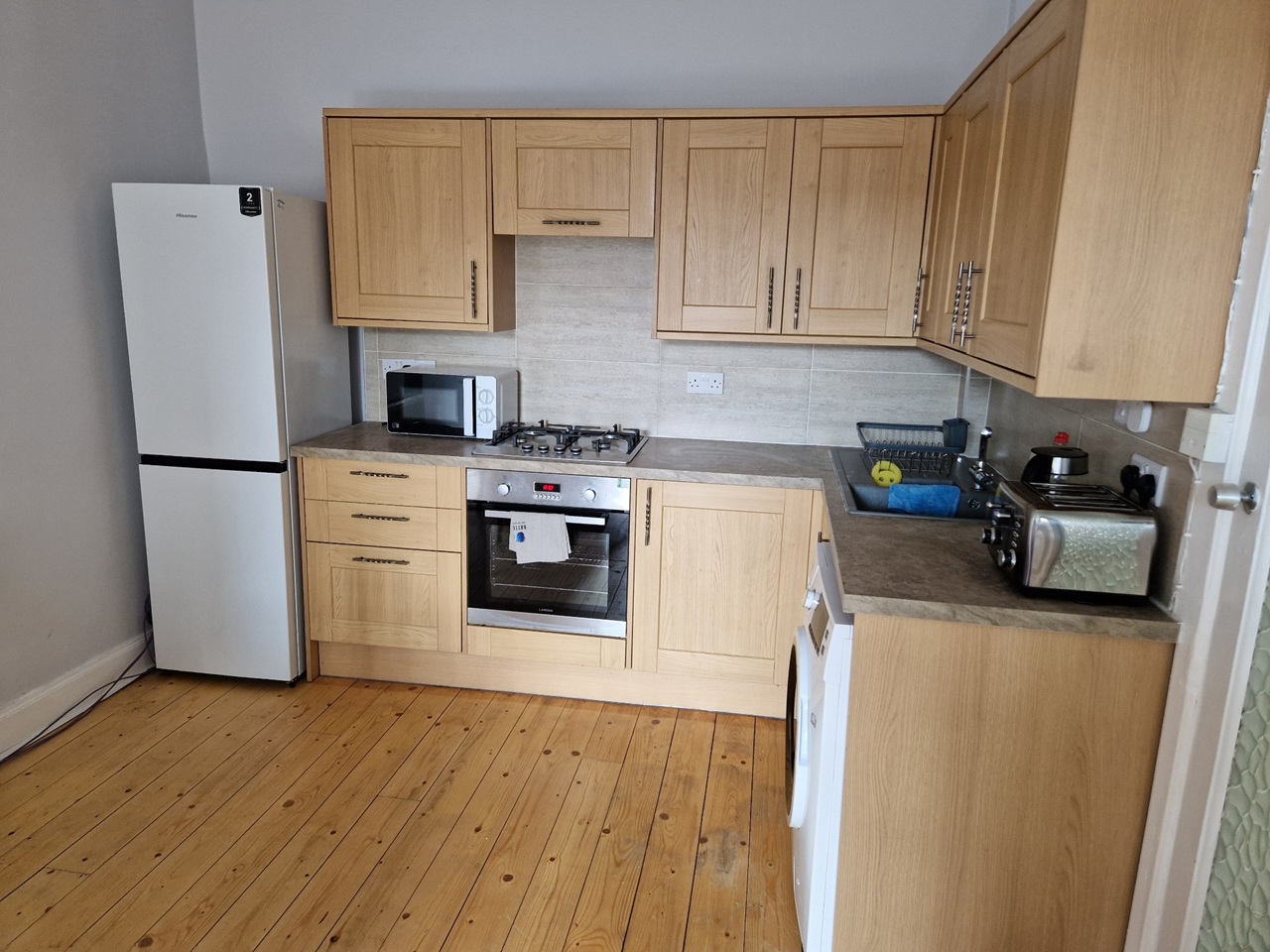 1 Bed Flat, Murieston Crescent, EH11 photo 5