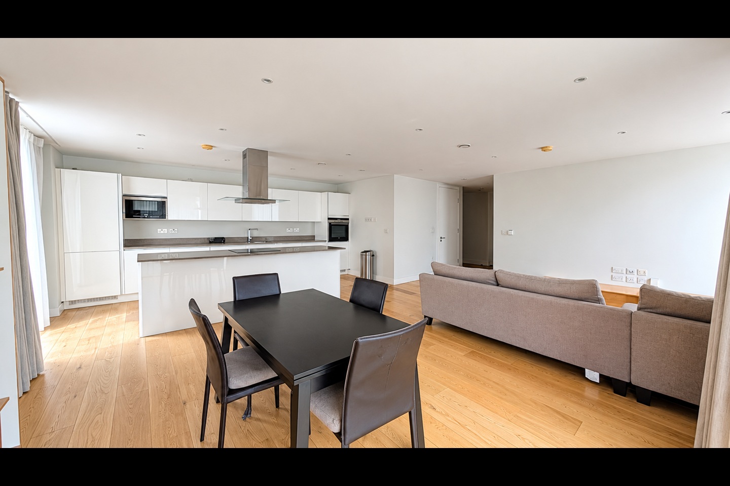 3 Bed Flat, Parkside, CB1 photo 2