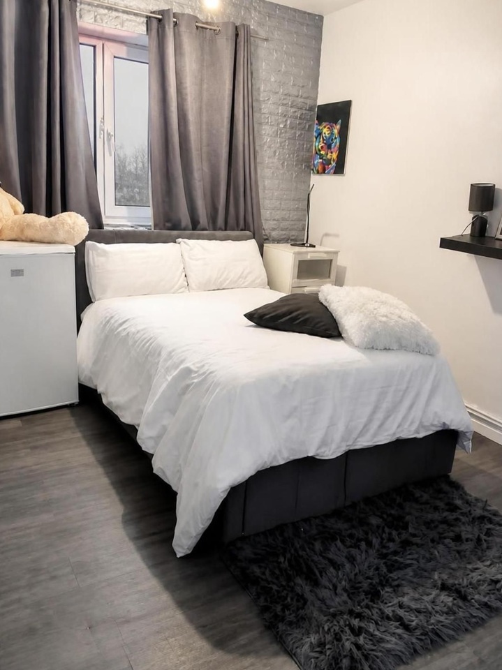 Room in a Shared Flat, Sandham Court, SW4