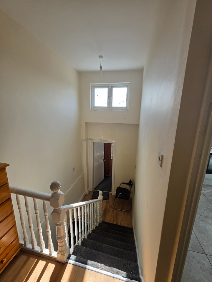 1 Bed Flat, Willesden Lane, NW6 photo 3