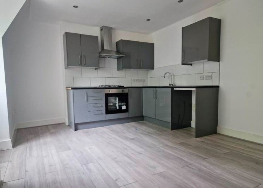 2 Bed Flat, East Dulwich Grove, SE22 photo 3