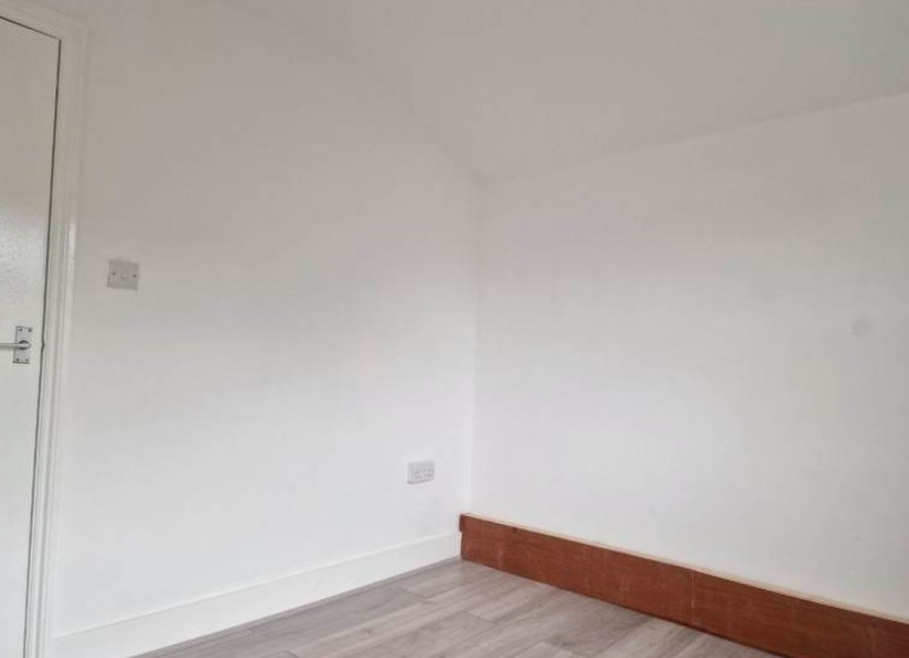 2 Bed Flat, East Dulwich Grove, SE22 photo 4