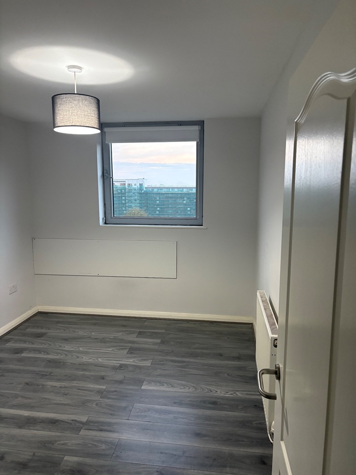 2 Bed Flat, Lace St, L3 photo 5