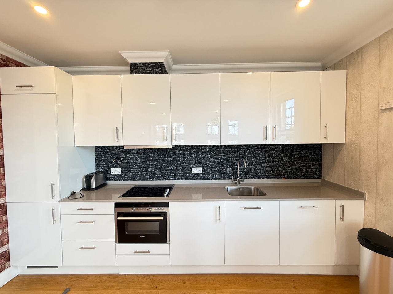 2 Bed Flat, Parkway, NW1 photo 3
