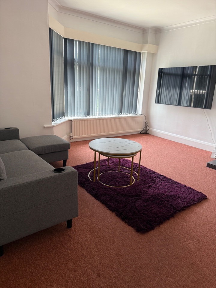 2 Bed Flat, Nethergreen Road, S11