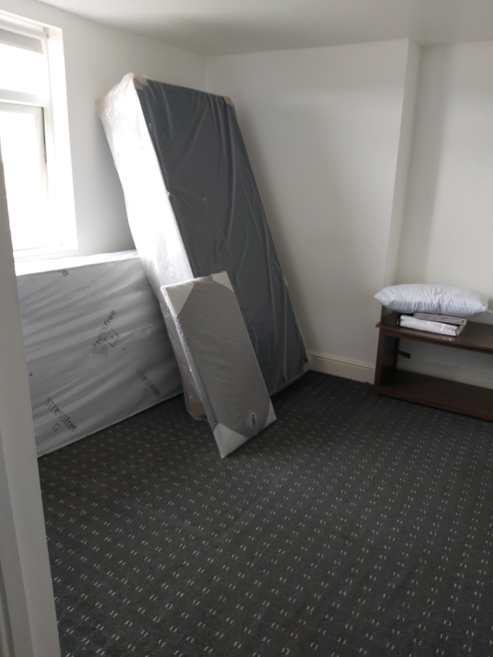 Studio Flat, Humberstone Drive, LE5 photo 4