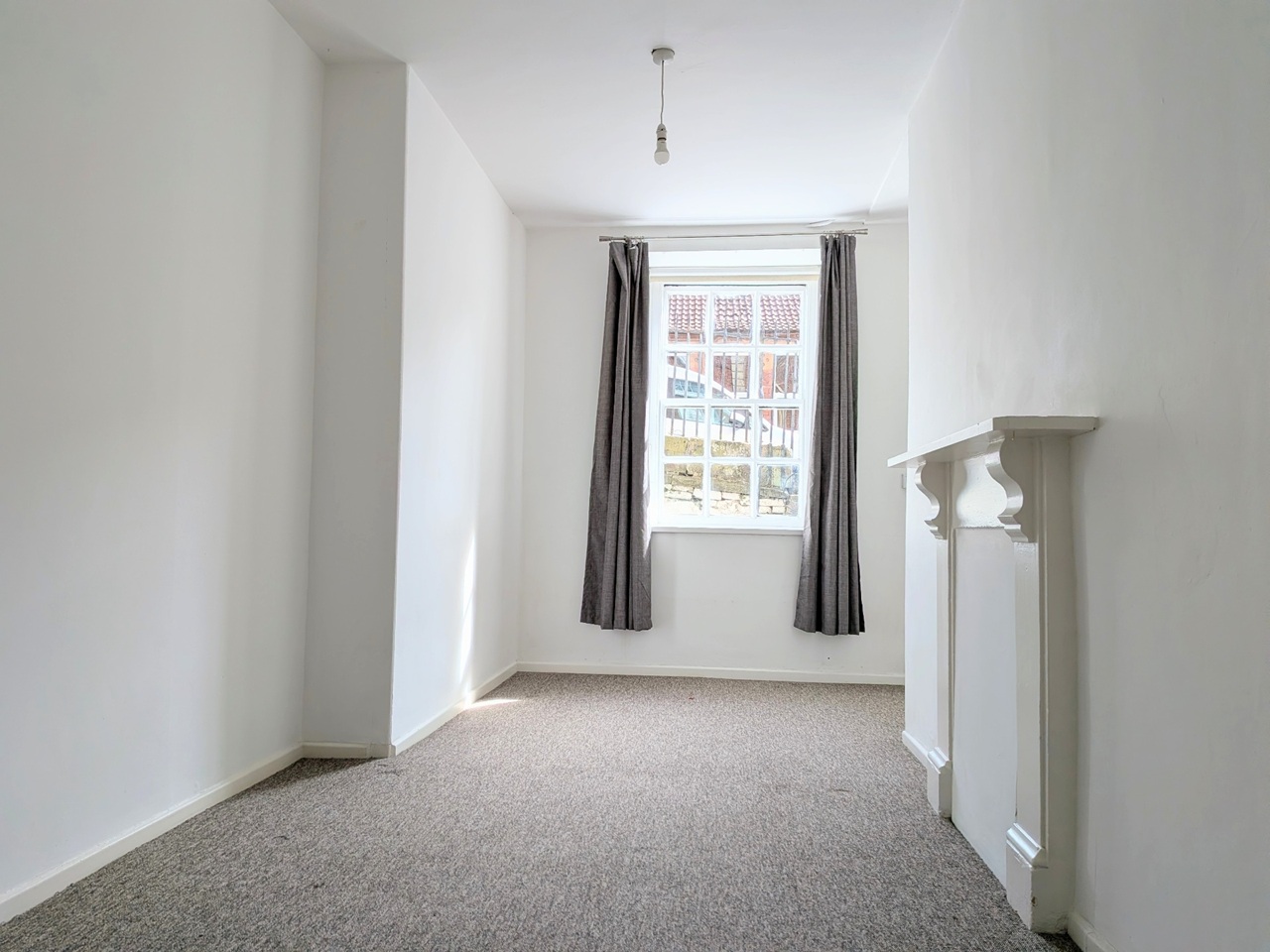 2 Bed Flat, Albemarle Row, BS8 photo 3