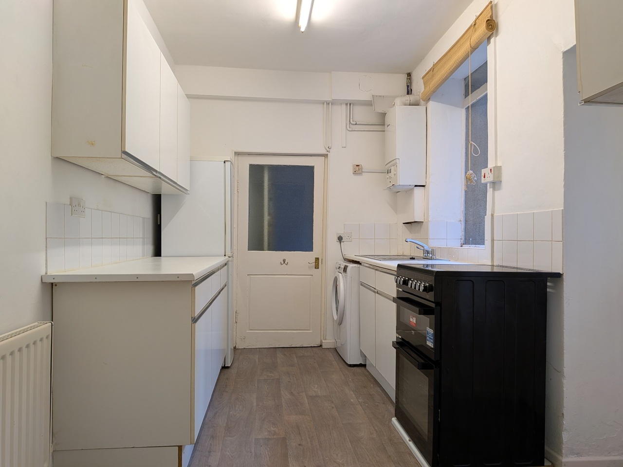 2 Bed Flat, Albemarle Row, BS8 photo 5