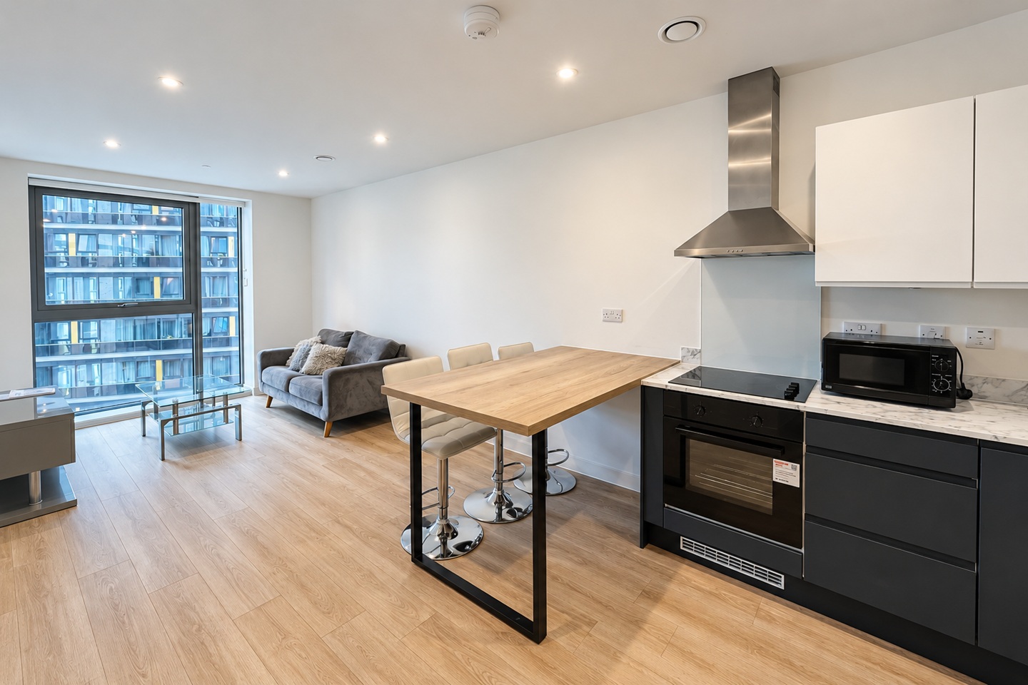 1 Bed Flat, Laurence Place, M3 photo 4