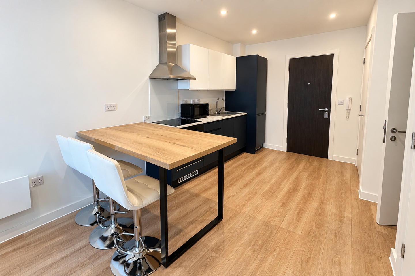 1 Bed Flat, Laurence Place, M3 photo 5