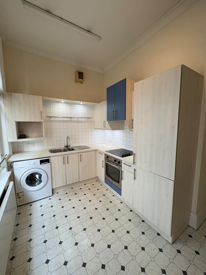 1 Bed Flat, Newton Chambers, B2 photo 3