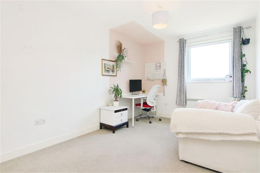 2 Bed Flat, Ferry Gait Crescent, EH4 photo 5