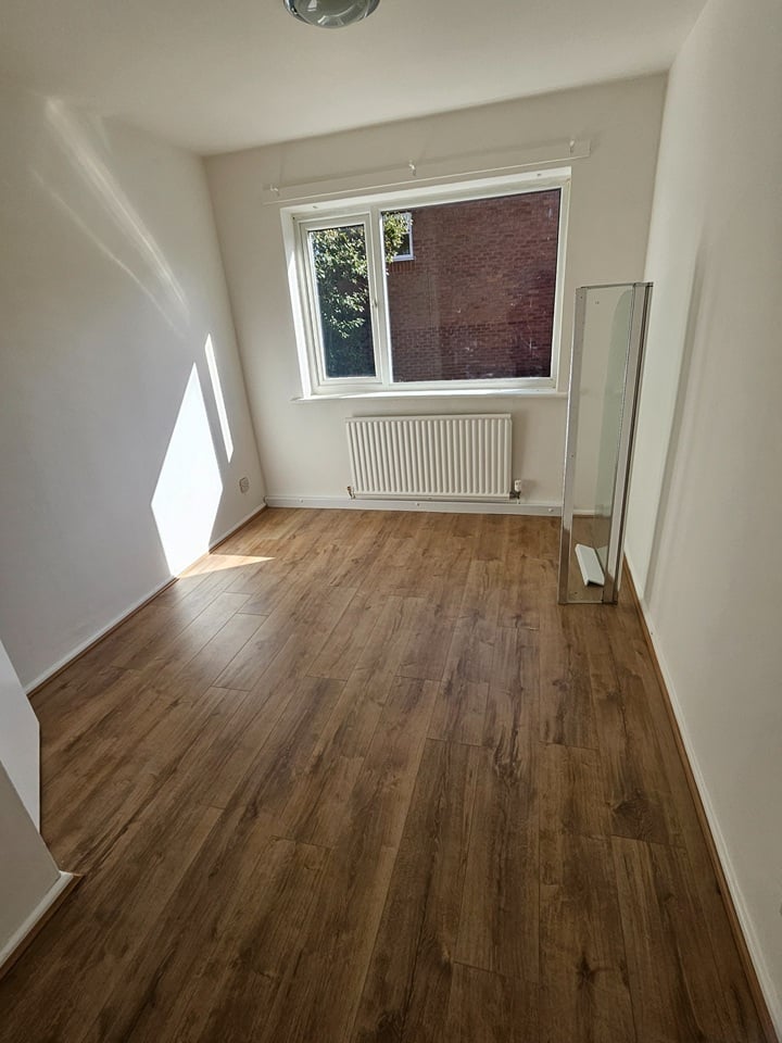 2 Bed Flat, Totland Close, M12 photo 4