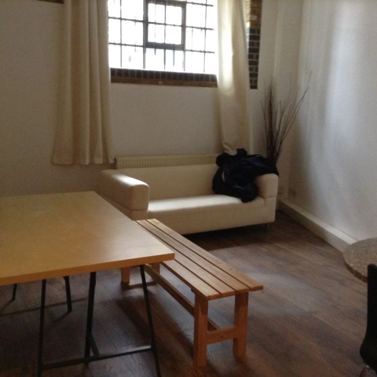 2 Bed Flat, Alie St, E1 photo 5