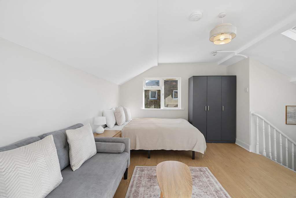 1 Bed Flat, Cambridge Gardens, W10 photo 5