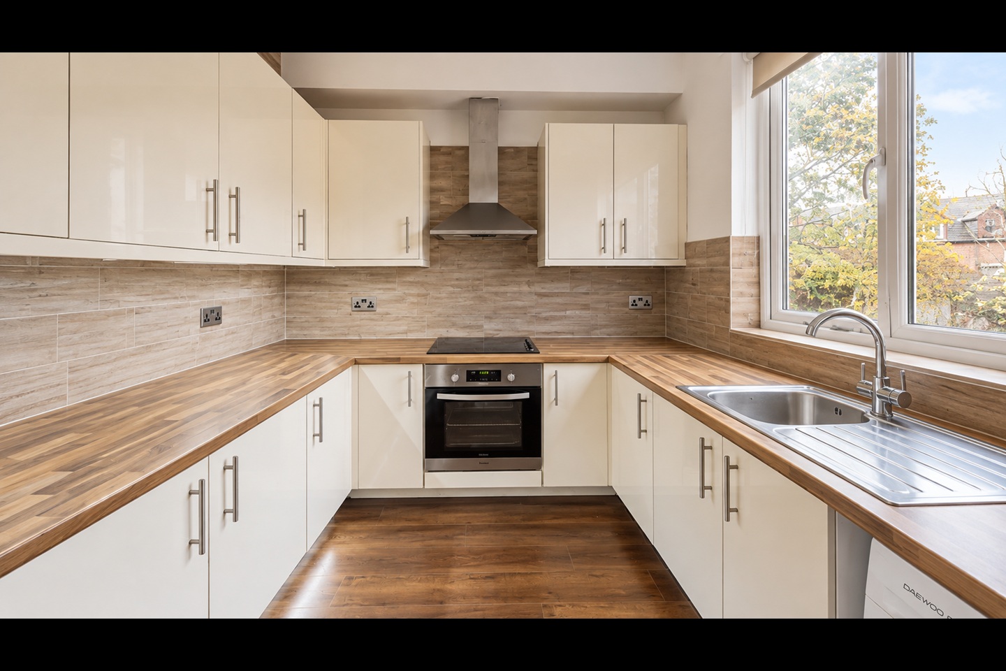 5 Bed Semi-Detached House, Ash Crescent, LS6