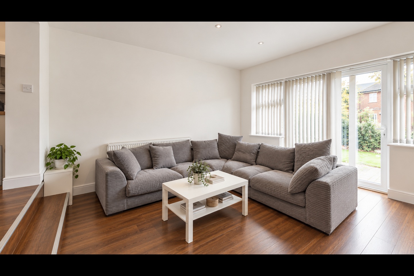 5 Bed Semi-Detached House, Ash Crescent, LS6 photo 3