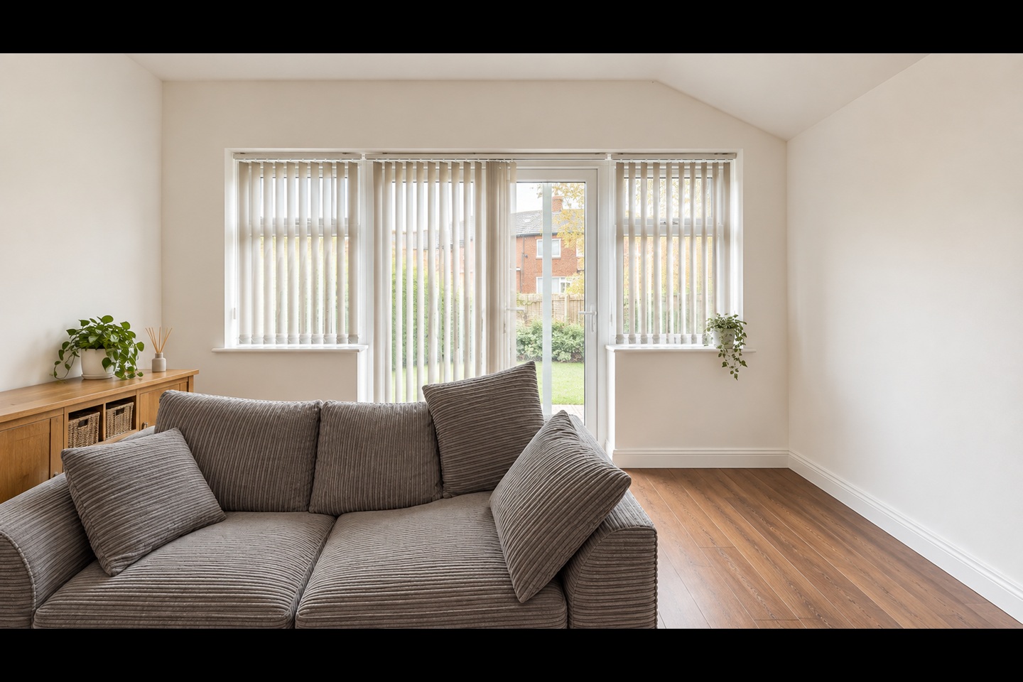5 Bed Semi-Detached House, Ash Crescent, LS6 photo 4