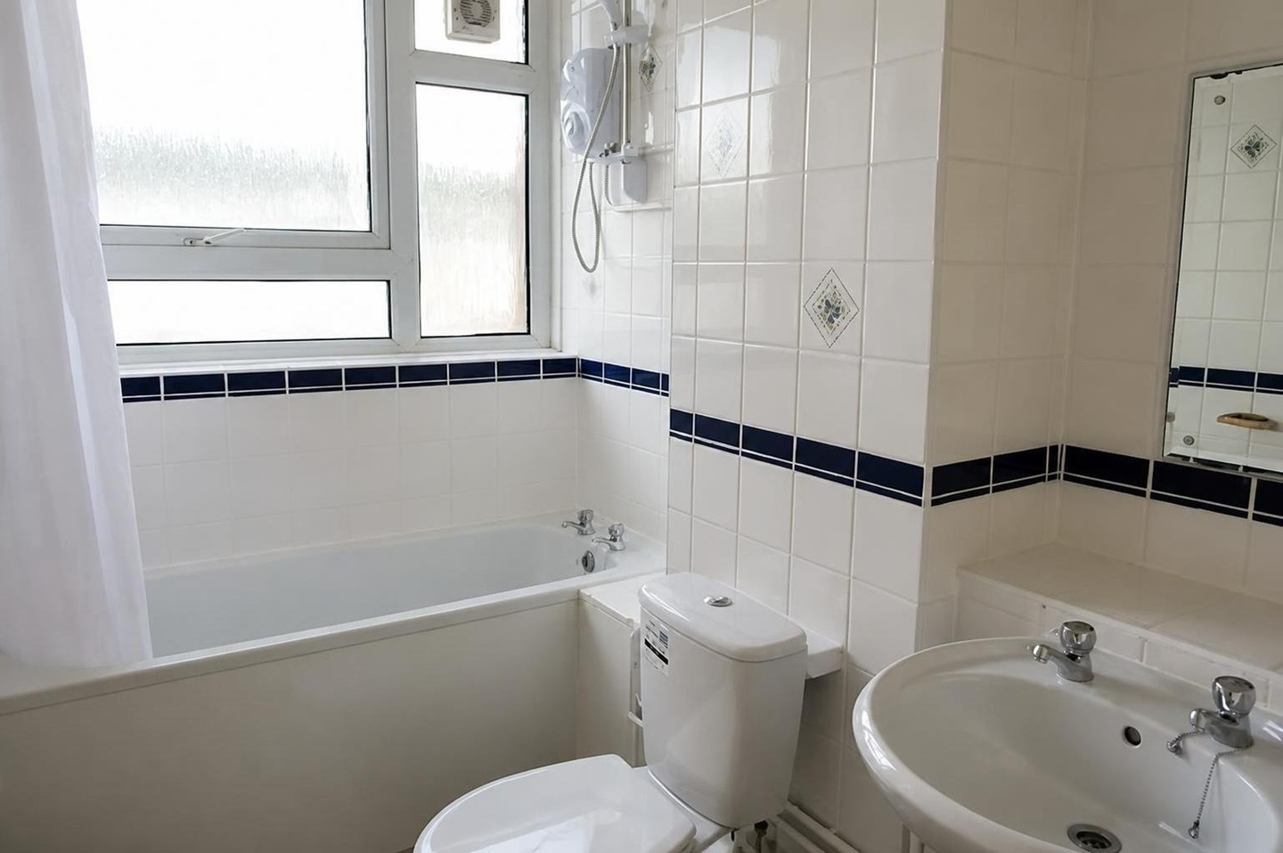 Room in a Shared Flat, Reed Place, SW4 photo 5