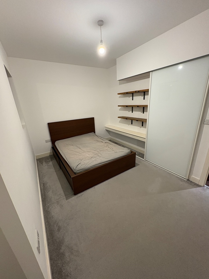 Studio Flat, Fabrick Square, B12