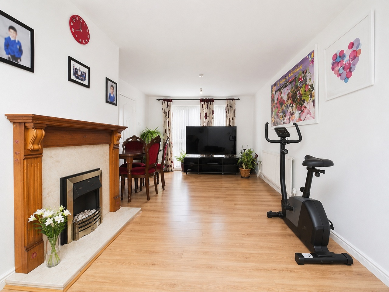 3 Bed End Terrace, Sherbourne Close, BS15 photo 2