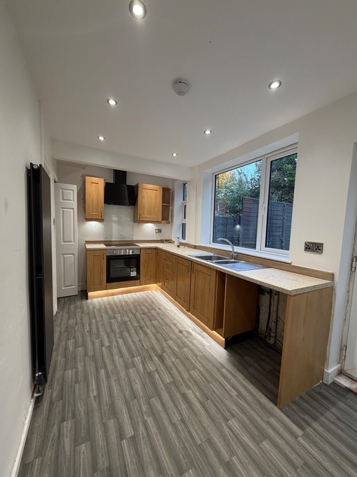 3 Bed End Terrace, Brynorme Road, M8 photo 4