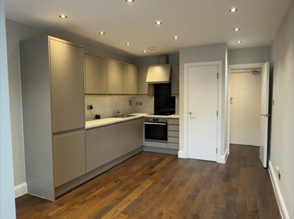 1 Bed Flat, High St, CM14