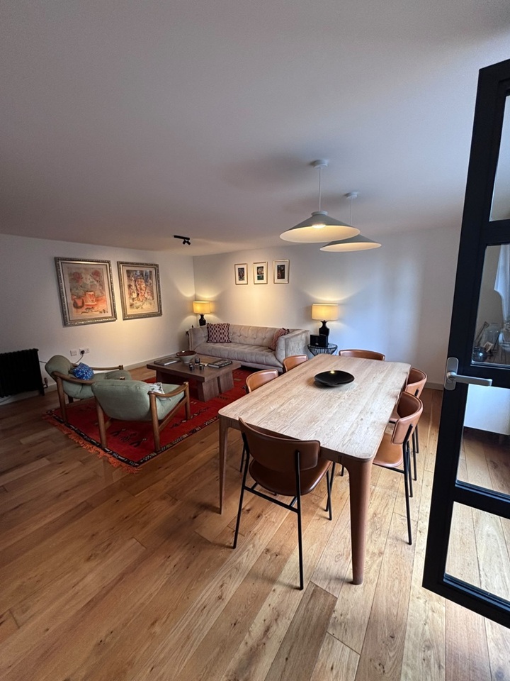 2 Bed Flat, Bateman's Row, EC2A