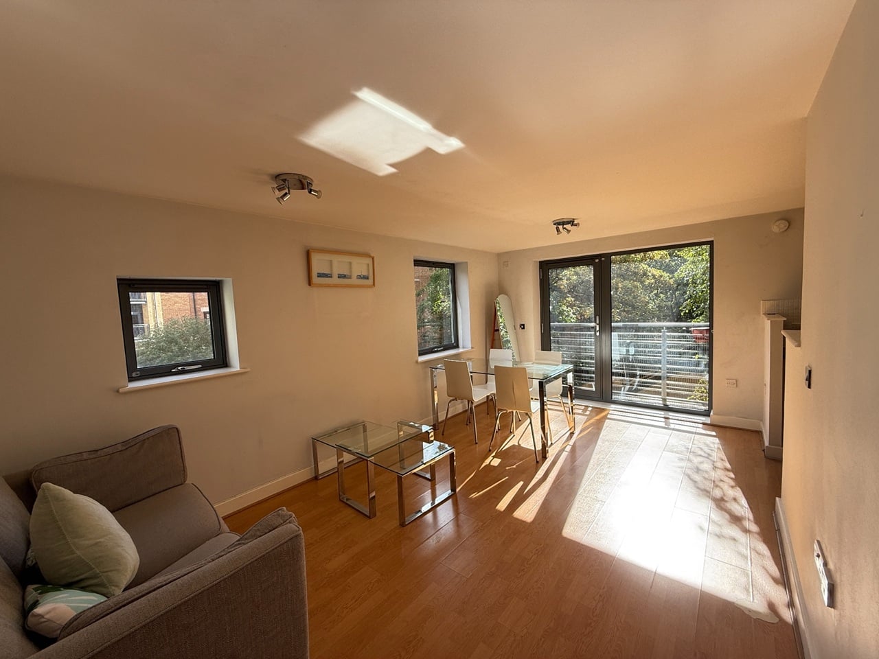 2 Bed Flat, Empress Court, OX1