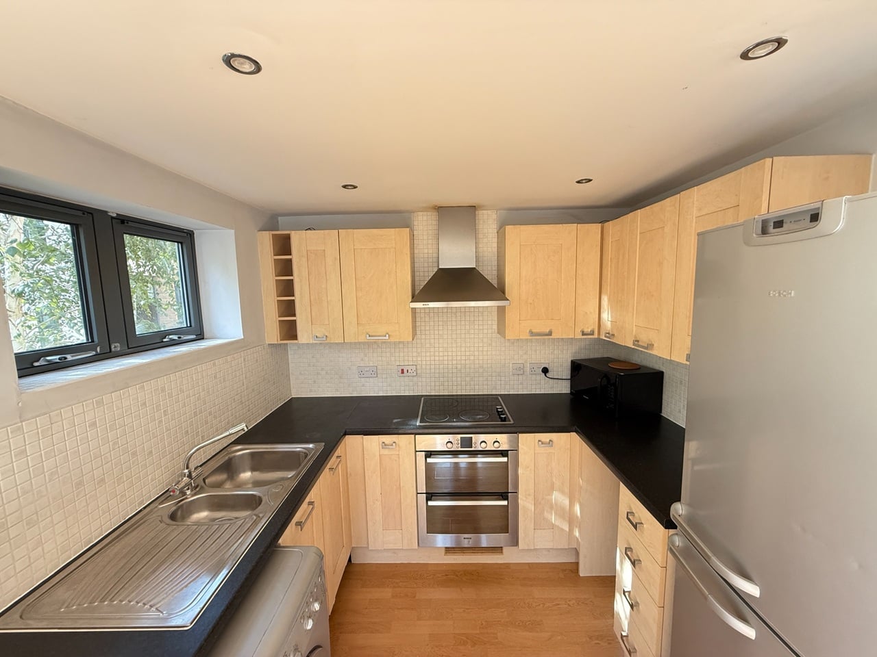 2 Bed Flat, Empress Court, OX1 photo 2