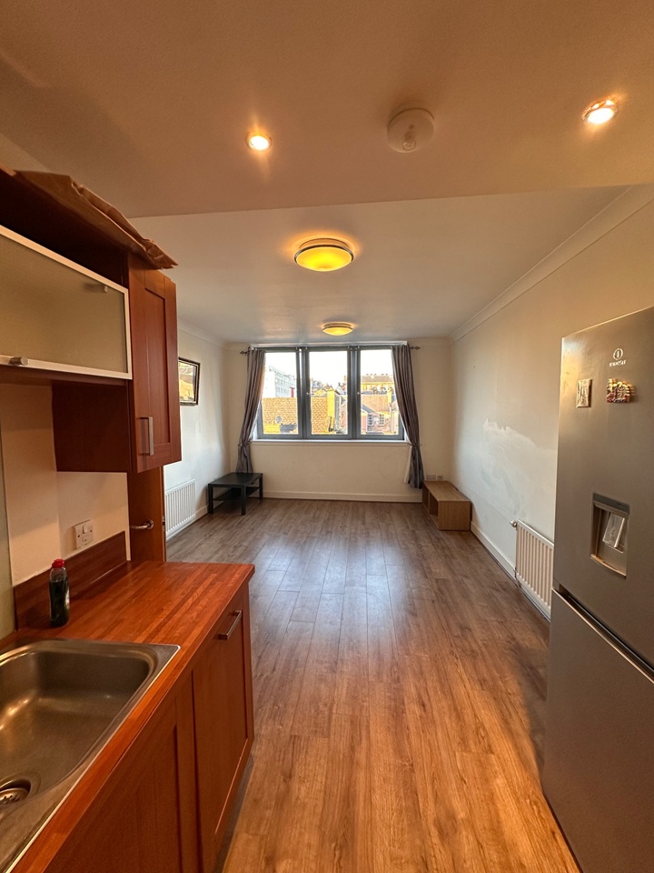 2 Bed Flat, Bath Street, G2 photo 5