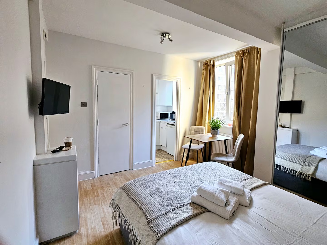 Studio Flat, Sloane Avenue, SW3 photo 2