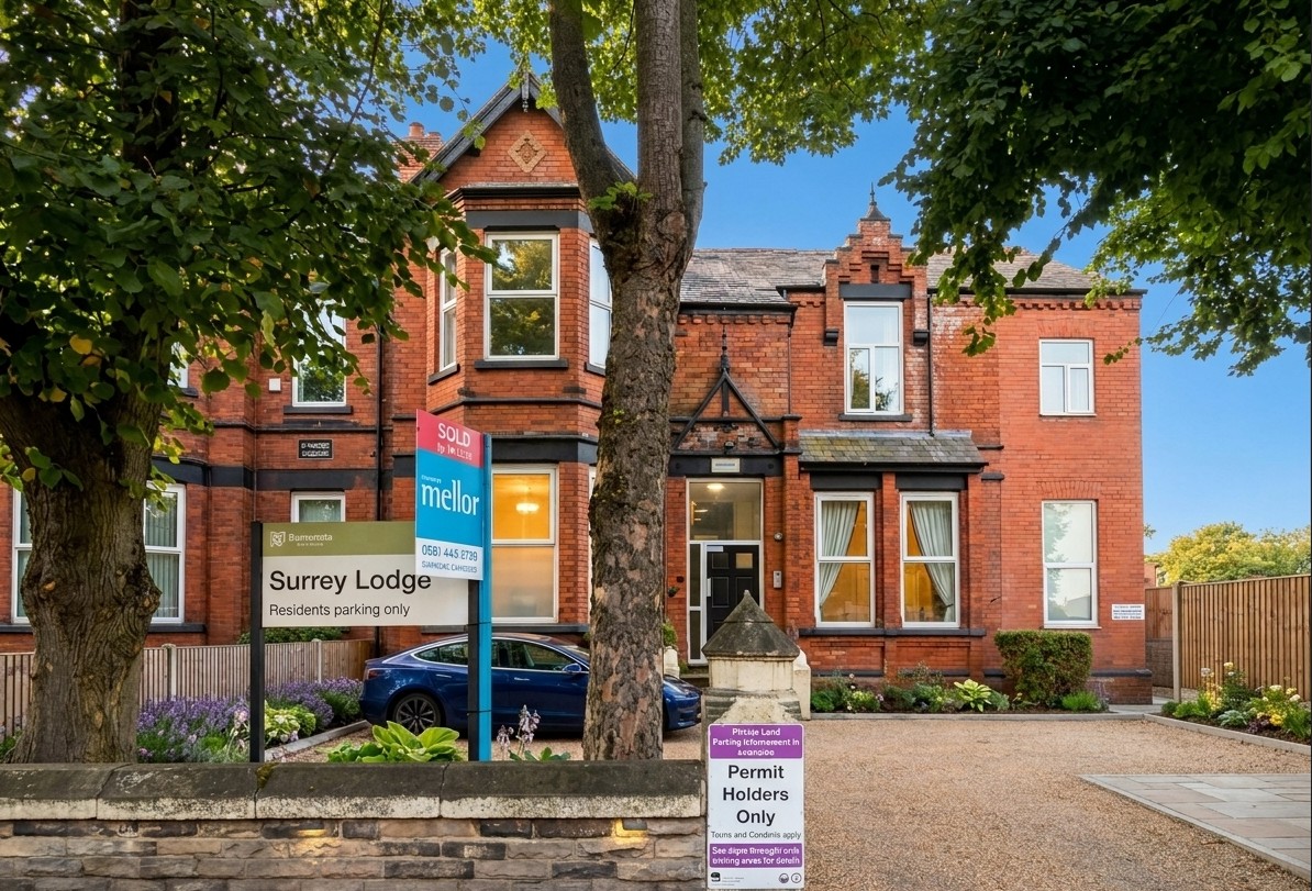 2 Bed Flat, Birch Lane, M13 photo 2