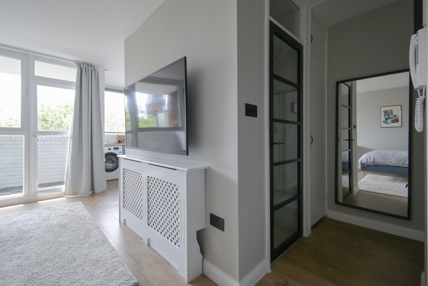 Studio Flat, Vauxhall Bridge Road, SW1V photo 4