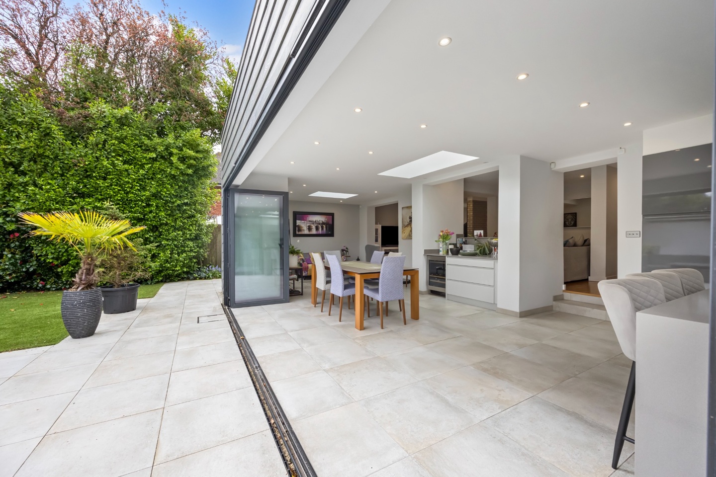 6 Bed Detached House, Brighton, BN1 photo 2