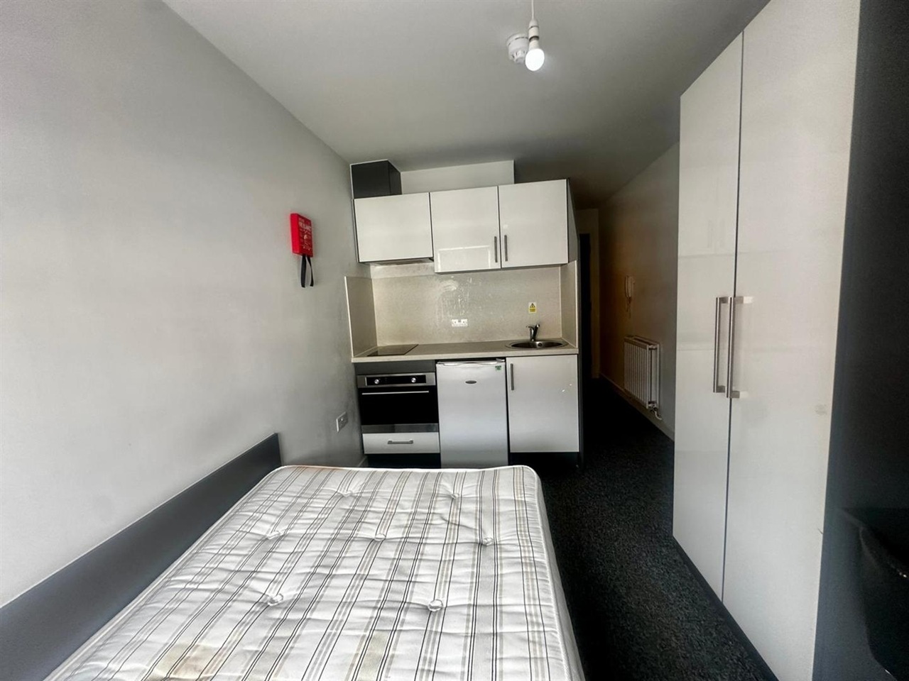 Studio Flat, Villiers St, CV2 photo 3