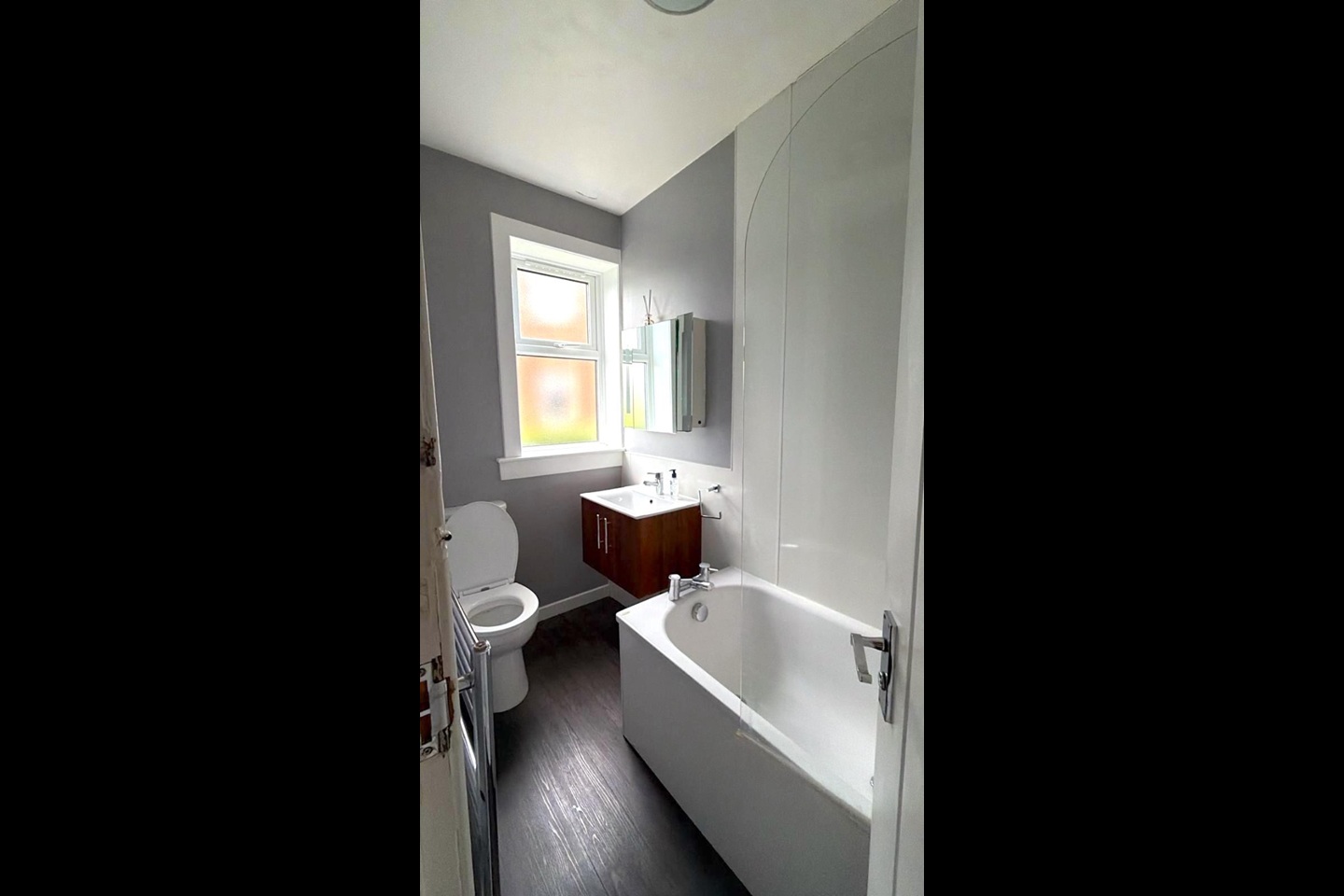 2 Bed Flat, Colinton Mains, EH13 photo 4