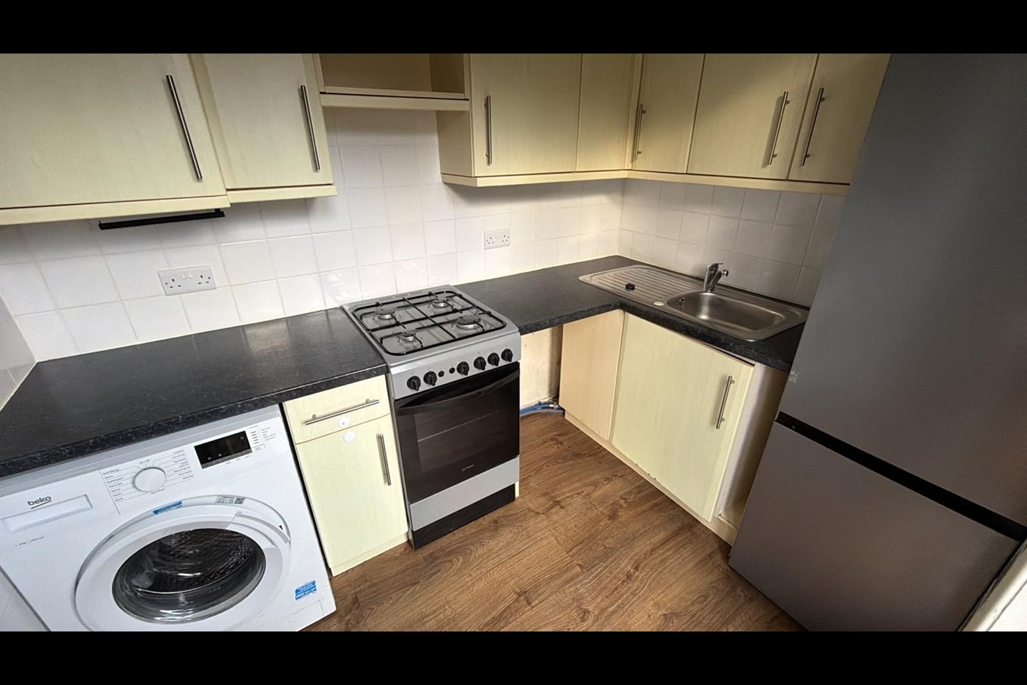 2 Bed Flat, Colinton Mains, EH13 photo 5