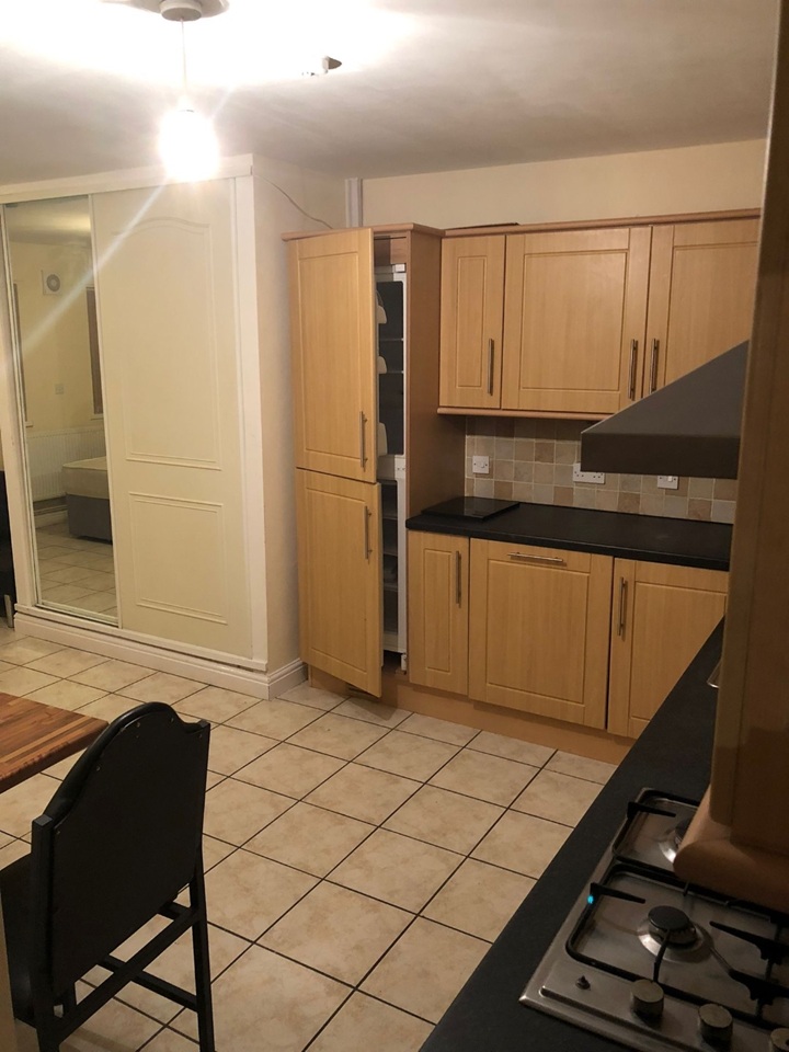 Studio Flat, Springcroft Road, B11 photo 2