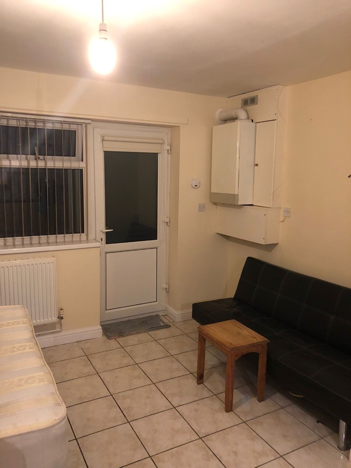 Studio Flat, Springcroft Road, B11 photo 5